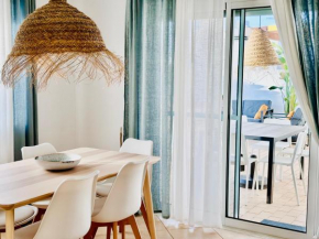 Amazing beach bliss 2br w/private sea view terrace